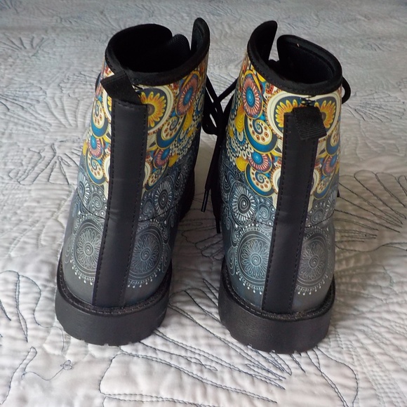Moto UNISEX Print Boots FINAL $ - Picture 4 of 9